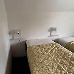 Semesterbostad With Three Bedrooms