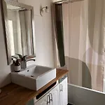 With Three Bedrooms * Vemb